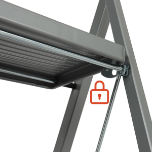 Detalle del sistema antiapertura de la escalerilla de acero de ARCAMA