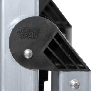 Detalle de las bisagras de polipropileno de la escalera doméstica de aluminio