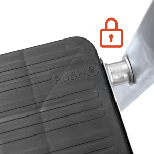 Detalle de la plataforma de polipropileno (PP) con bloqueo exclusivo de la escalera de aluminio de escalones anchos