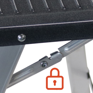 Detalle del sistema de seguridad antiapertura del taburete de aluminio de ARCAMA